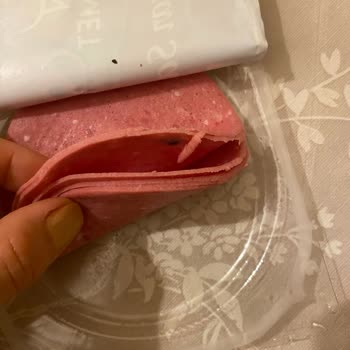Namet Salamda Siyah Parçalar Tespiti Sağlık Endişesi Ve Ücret İadesi Talebi