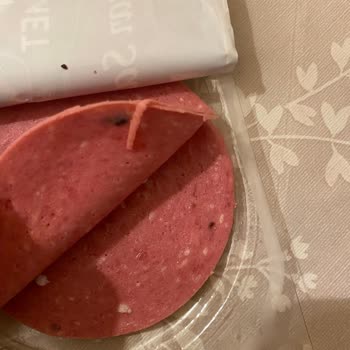 Namet Salamda Siyah Parçalar Tespiti Sağlık Endişesi Ve Ücret İadesi Talebi