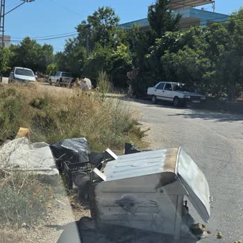 Silifke Tosmurlu Mahallesinde Çöp Toplama Sıklığı Yetersiz Ve Çöp Dağınıklığı
