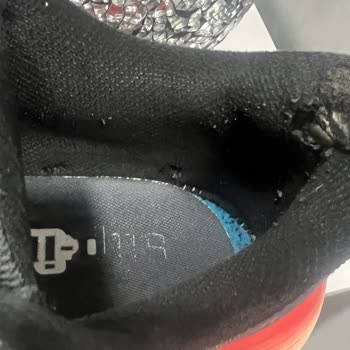 Skechers Spor Ayakkabısındaki Deformasyon Ve Yetersiz Mağaza Desteği