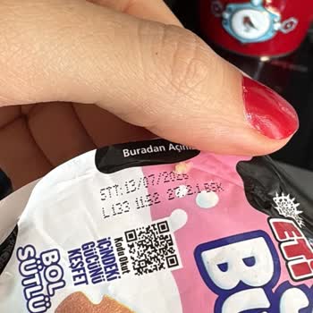 Eti Süt Burger'de Siyah Plastik Parça Çıktı: Çocuk Sağlığına Yönelik Ciddi Tehlike