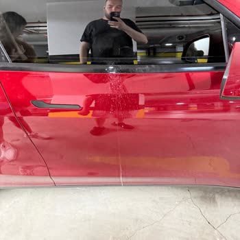 Havuz Sızıntısı Otoparkta Araç Hasarı Oluşturdu, Site Yönetimi Sorumluluğu Reddetti