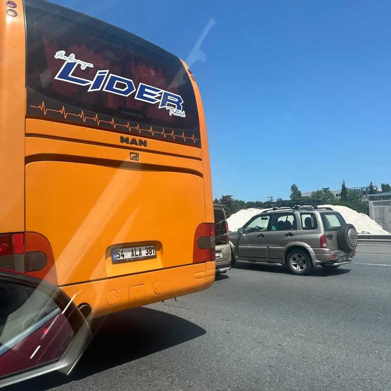 Lider Travel Şoförünün Tekrarlayan Çarpmaları Hayatı Tehlikeye Attı