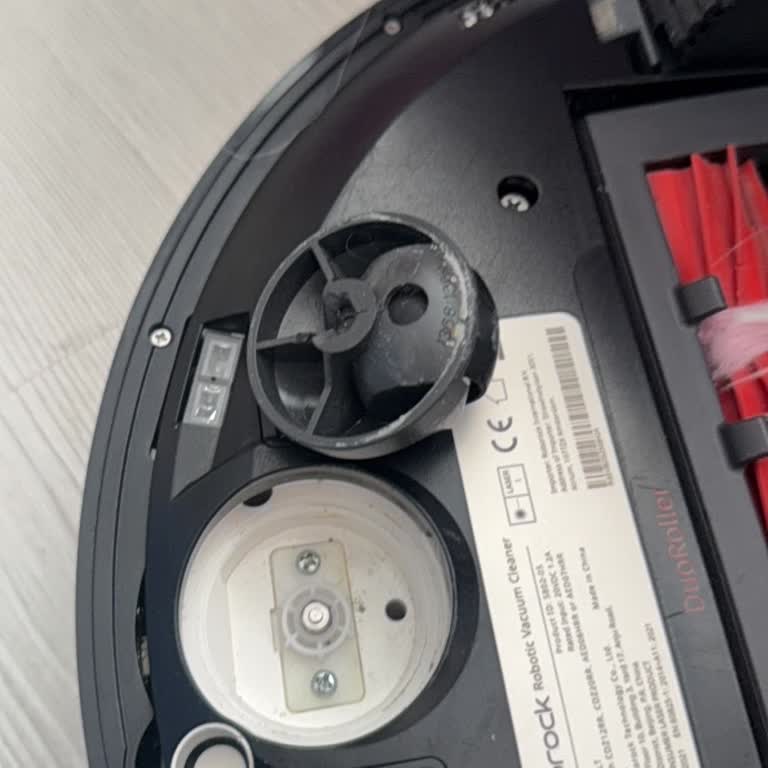 Roborock S8 Tekerlek Kırıldı, Garantiden Ücretsiz Onarım Talebi