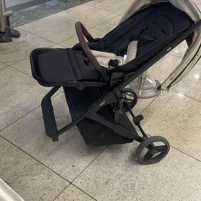 Bebek Arabası Hasarı Ve Ulaşım Mağduriyeti