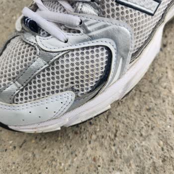 New Balance 530 Ayakkabıda Yırtılan Filmler Garanti İhmal Edildi