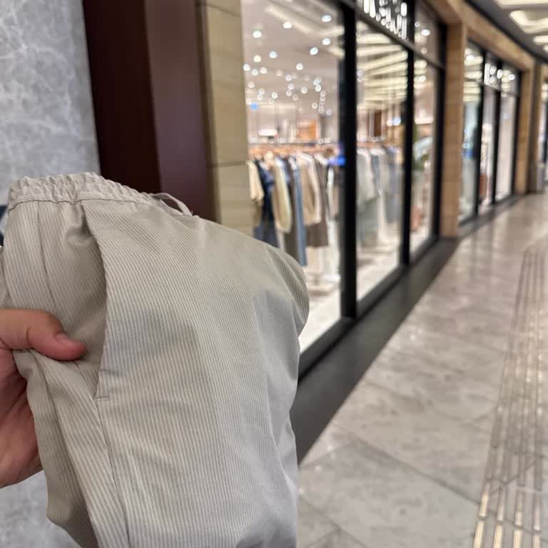 Marmara Forum Network Mağazasında Etiketsiz Pantolon Değişiminde Reddetme Ve Kırıcı Tutum