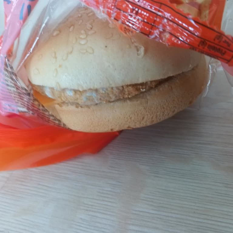 Şok Şubesinde Satın Alınan Tommis Burger Ürünün Küflü Olması