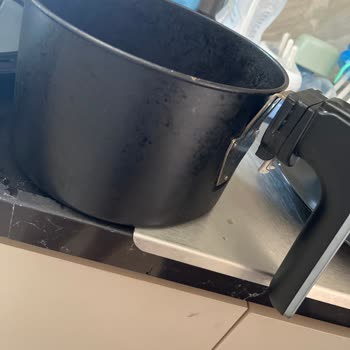 Airfryer Kapağı Aniden Koparak Ciddi Güvenlik Riskine Dönüştü
