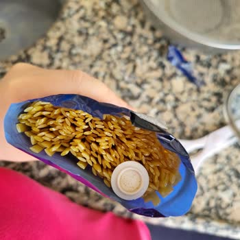 Makarna Paketi İçinde Bulunan Yabancı Parça Sağlık Ve Hijyen Riski
