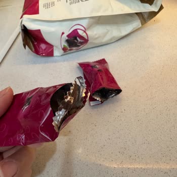 Godiva Çikolatası Açılmış Ve Rengi Değişmiş Hijyen Sorunu