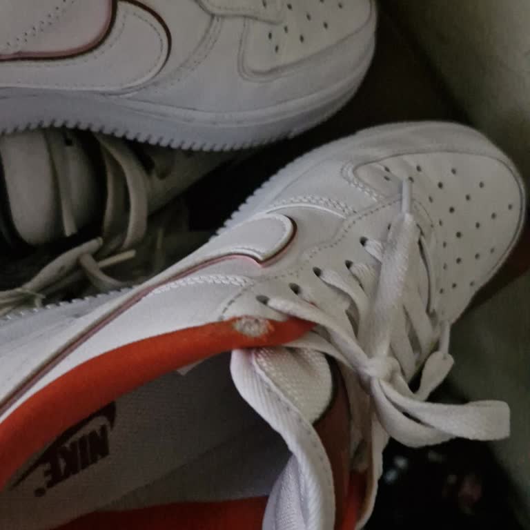 Nike Air Force 1'de 4 Kullanım Sonrası Yırtılma Ve Yüksek Fiyat Hayal Kırıklığı