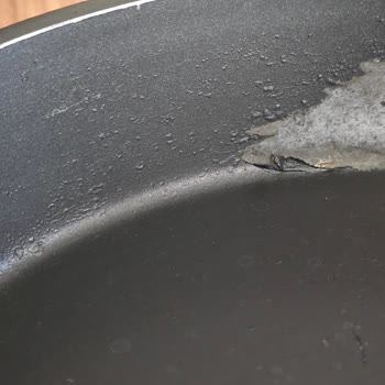 Cem Markalı Döküm Tava Kullanım Sonrası Soyuldu, Değişim Talebi