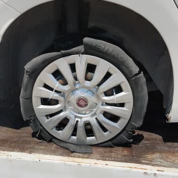 Hankook Lastiğinde Ani Patlama Güvenlik Tehlikesi