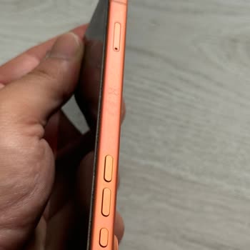 Köşelerde Sürekli Pembe Görünüm: İPhone 17 Pro Max Garanti Kapsamı Dışında