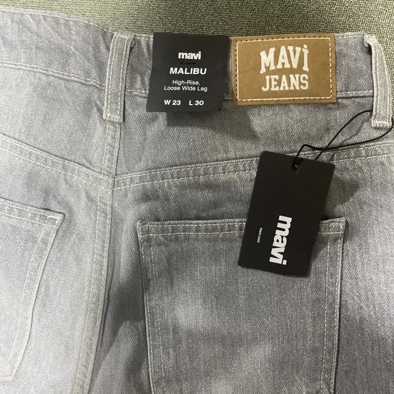 Mavi Mağazasında Etiketi Üzerinde Olan Jean İçin Hediye Çeki Talebi