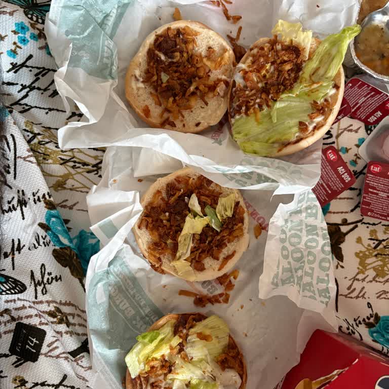 Boş Tavuk Burger Ve Uzun Süreli Cevapsızlık Nedeniyle Tam İade Talebi