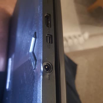 Monster Laptopta Aşırı Isınma Ve Erime Sorunu