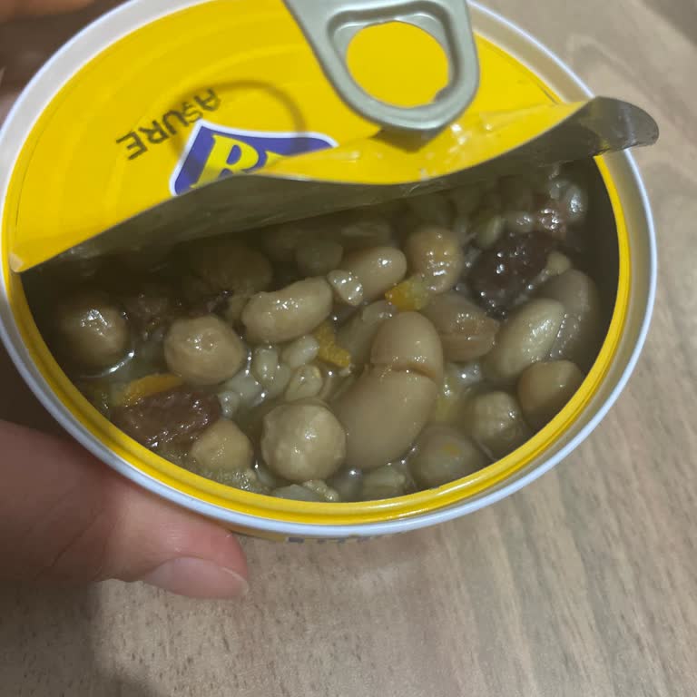 Aşure Konservesinde Kara İçerik Ve Kötü Koku İade Talebi