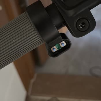 Kırık Ve Arızalı Scooter Ürünün Ücretli Servis İddiası Ve Uzun Bekleme Süreci