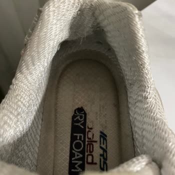 Skechers Ayakkabısında Üretim Hatası: Topuk İç Astarı Yırtıldı, İade Reddi