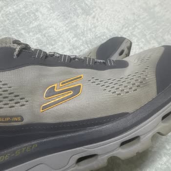 Skechers Erkek Ayakkabısında Kısa Sürede Renk Değişimi Ve Kırılma Sorunu