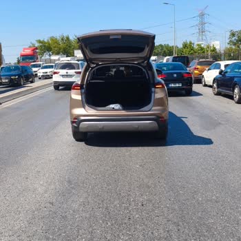 Trafikte Ani Enerji Arızası, Çocuğumun Travması Ve Yetersiz İkame Araç