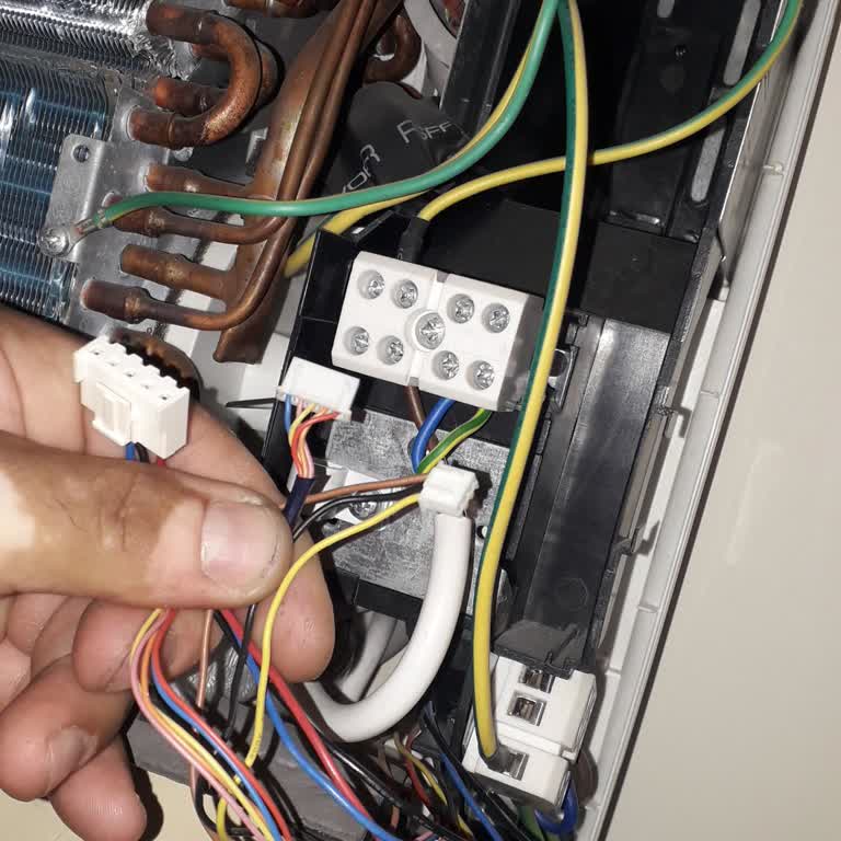 Klimamın İç Ünite Kontrol Kartı Alındı Ve 3 Yıldır Geri Getirilmedi