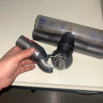 Dyson V10 Motorhead Mafsal Parçası Kısa Sürede Kırıldı, Garanti Reddi