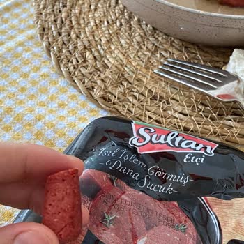 Markalı Sucukta Kıl Bulunması Ve Ürün İadesi