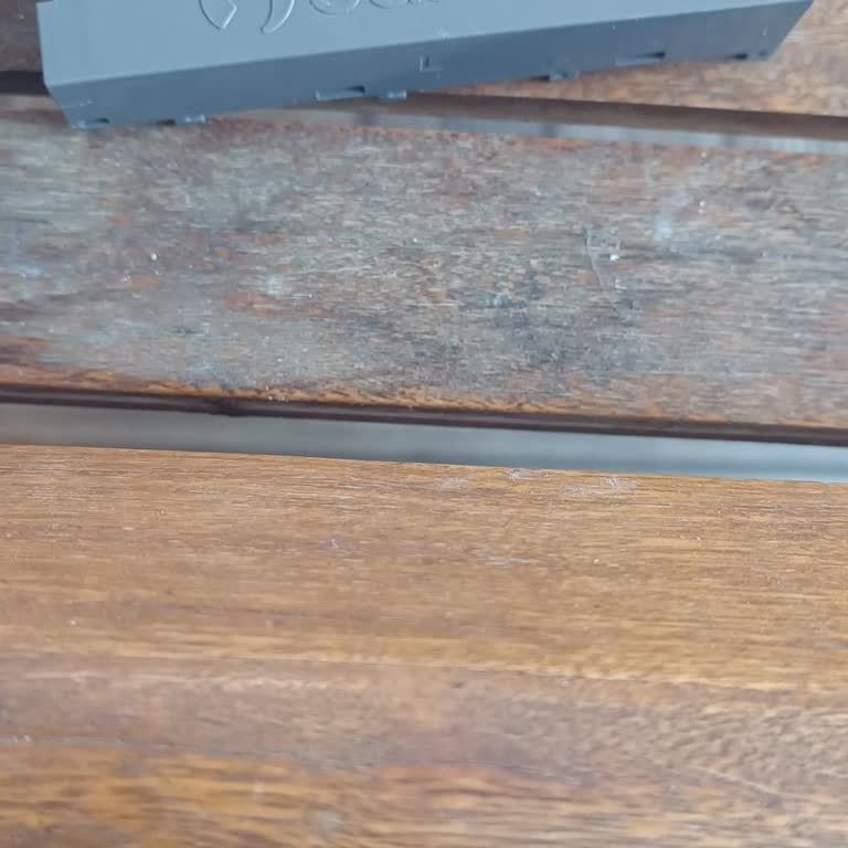 Samet Ray Sistemindeki Gri Plastik Parça Bozuldu Yedek Parça Talebi