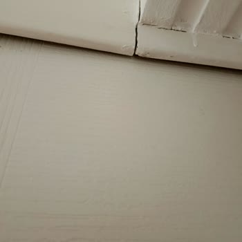 Beko Teslimat Ekibi Hoyrat Ve Saygısız Davranarak Kapıyı Zarar Verdi