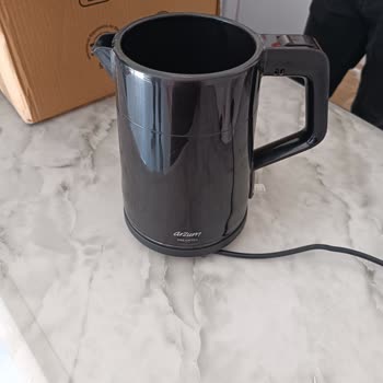 Arzum Çaycım Altından Sızdırıyor, Garanti Kapsamında Onarım İstiyorum