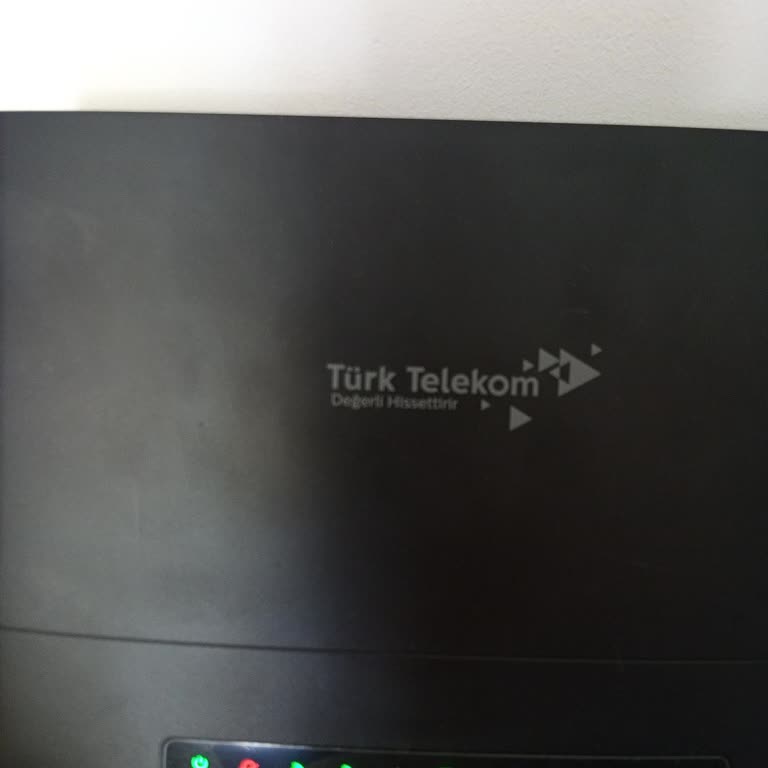 Sürekli İnternet Kesintisi, Artan Mobil Veri Masrafları Ve Ücret İadesi Talebi