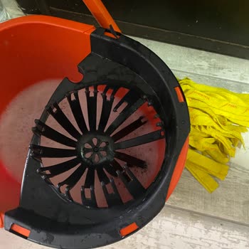 Macromax Temizlik Seti Sıkma Aparatı Kısa Sürede Kırıldı Ve Ücretsiz Değişim Talep Ediliyor