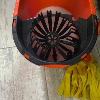 Macromax Temizlik Seti Sıkma Aparatı Kısa Sürede Kırıldı Ve Ücretsiz Değişim Talep Ediliyor