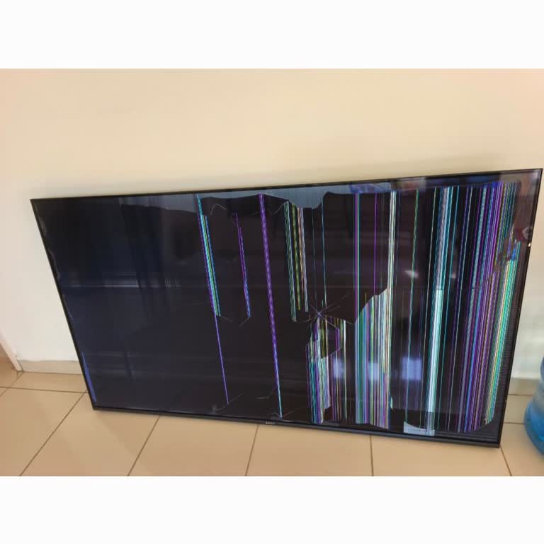 Ekranı Kırık TV İçin Değişim Ve Tam İade Talebi