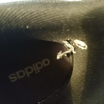 Adidas Ayakkabının İç Kısmı Yırtıldı, Mağaza Değişim Reddetti, İade Talebi