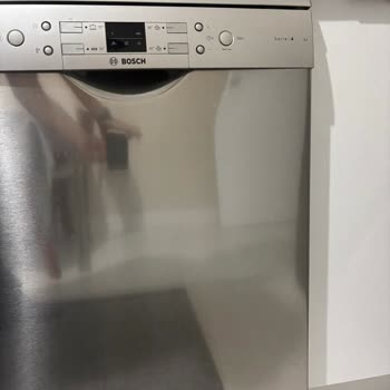 Bosch Buzdolabındaki Kapak Renk Solması Ve Ücretsiz Değişim Talebi