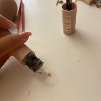 Maybelline Lifter Kapatıcıda Su Çıkması Ve Kullanılamaz Olması