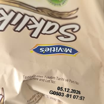 Aksaray BİM'den Aldığım McVitie's Bisküvinin Çikolatasında Küf Belirtisi