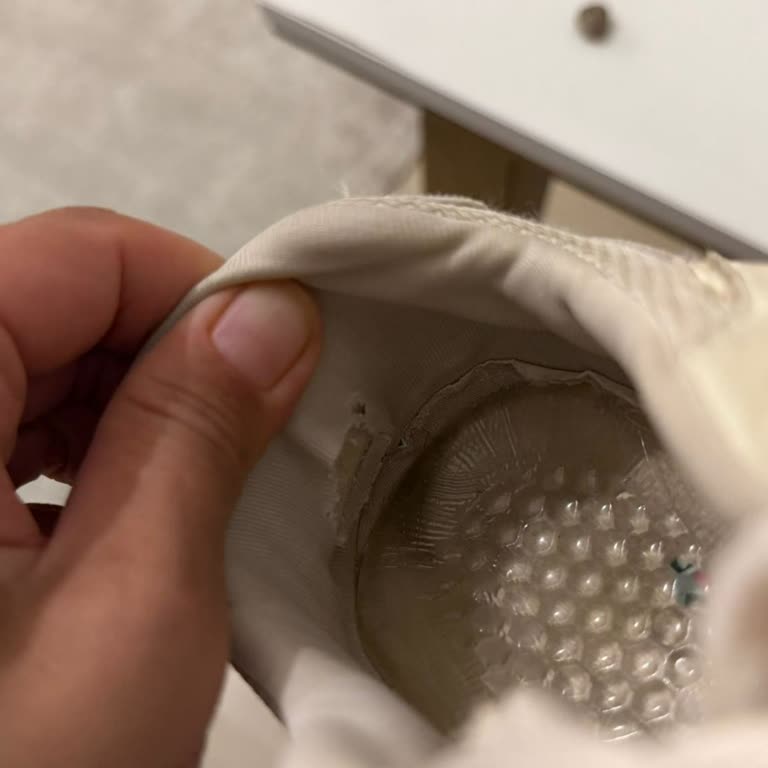 Skechers Ayıplı Ayakkabısının İç Astarı Kısa Sürede Yırtıldı, Şirket Reddetti
