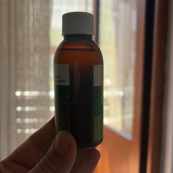 Açılmış Görünen Şişeler Ve Eksik Bilgi: Sağlık Riski Ve Ulaşılamayan Satıcı