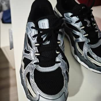 Skechers Ayakkabısında 20 Gün İçinde Yırtılma Ve Ayak Yaralanması, Değişim Talebi Reddedildi