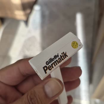 Paslanan Tek Bıçaklı Tıraş Bıçağına Karşı Sağlık Endişesi