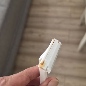 Paslanan Tek Bıçaklı Tıraş Bıçağına Karşı Sağlık Endişesi