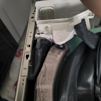 Bosch Çamaşır Makinesinin Deterjan Kutusundaki Sızıntı Ve Anormal Ses Sorunları