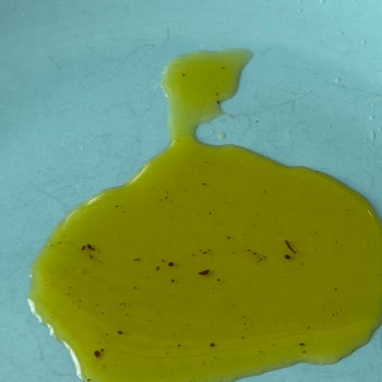 Şurupta Siyah Parçacıklar Bebeğin Sağlığını Tehdit Ediyor