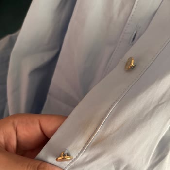 DeFacto’dan Leke İçeren Elbise Teslimatı, Acil Değişim Talebi
