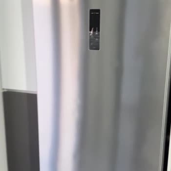 Kusurlu Buzdolabı Kapak Sorunu İçin Tam Değişim Talebi